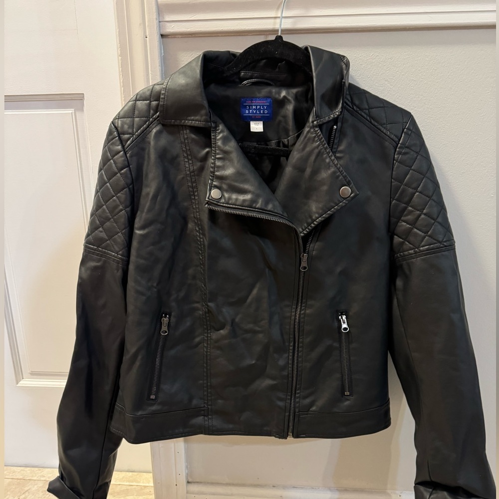 Leather jacket - Picture 2 of 6